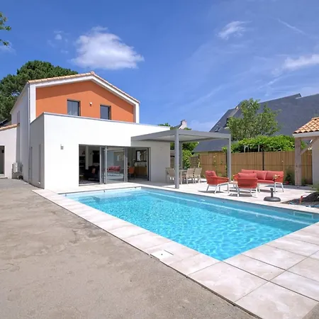 Family House With Private Pool Holiday home *